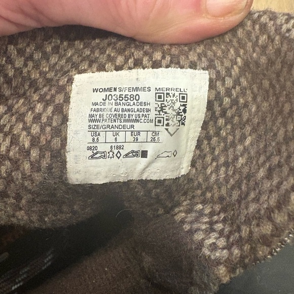 Merrell Brown and Black hiking waterproof Boots with Fuzzy Lining - Picture 3 of 14